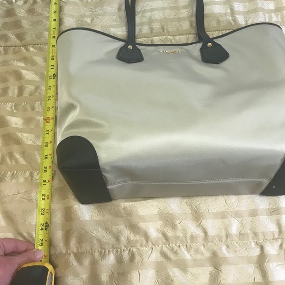 ๐NWT FIRM Michael Kors Large Canvas Tote w/ Black Leather Trim & Handles - Picture 5 of 8